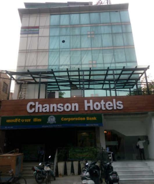 Chanson Hotel Нью-Дели Экстерьер фото